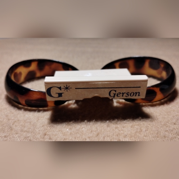 Hoop earrings with leopard print - Picture 7 of 9